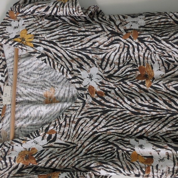 Anthropology T.la Zebra Print Flutter Sleeve Floral Lightweight Casual SummerTop - Picture 3 of 5